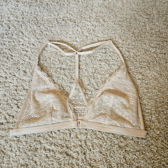 Victoria's Secret Lace Bralette in Cream - Picture 1 of 4